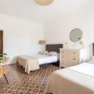 https://natural-bright-room-in-gothic.catalonia-hotels.com